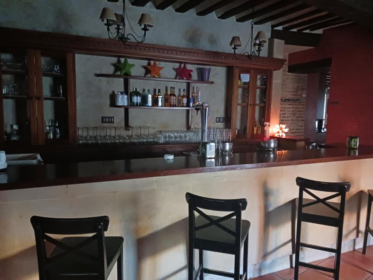 Hotel Restaurante Dona Elvira Нава-дель-Рей Экстерьер фото